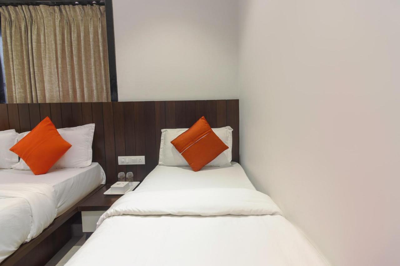 โอโย 75540 โฮเทล ฟลอรา สวีท Hotel มุมไบ ภายนอก รูปภาพ