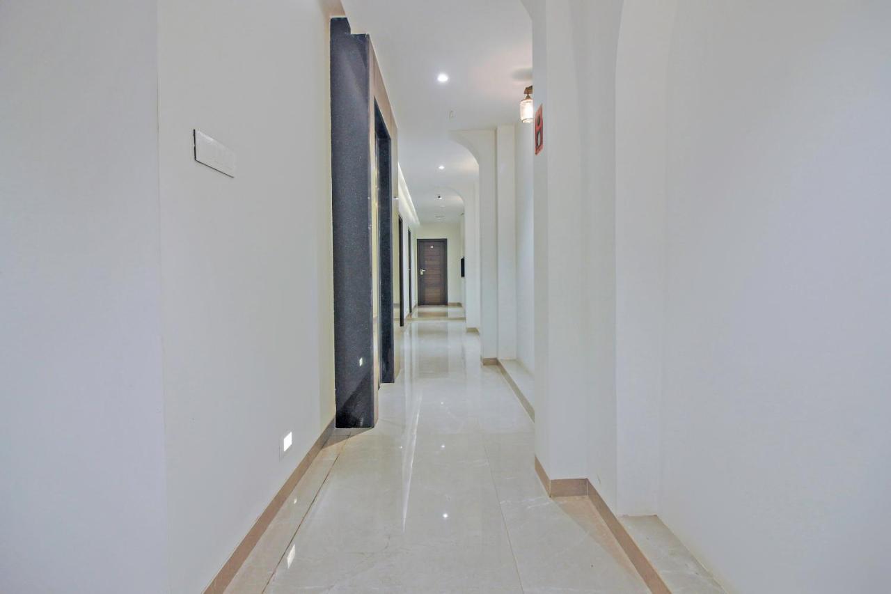 โอโย 75540 โฮเทล ฟลอรา สวีท Hotel มุมไบ ภายนอก รูปภาพ