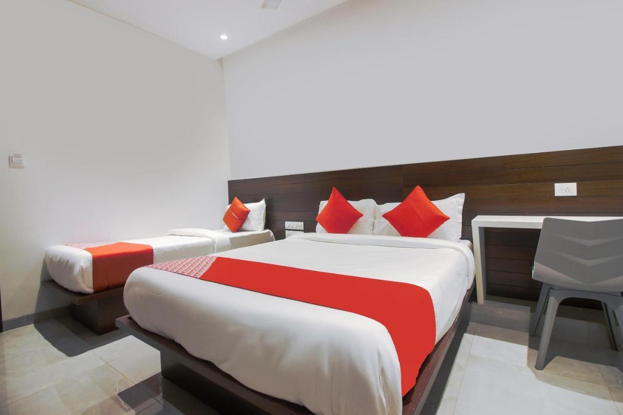โอโย 75540 โฮเทล ฟลอรา สวีท Hotel มุมไบ ภายนอก รูปภาพ