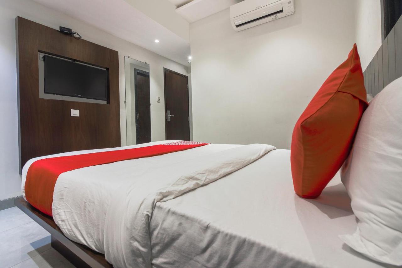 โอโย 75540 โฮเทล ฟลอรา สวีท Hotel มุมไบ ภายนอก รูปภาพ